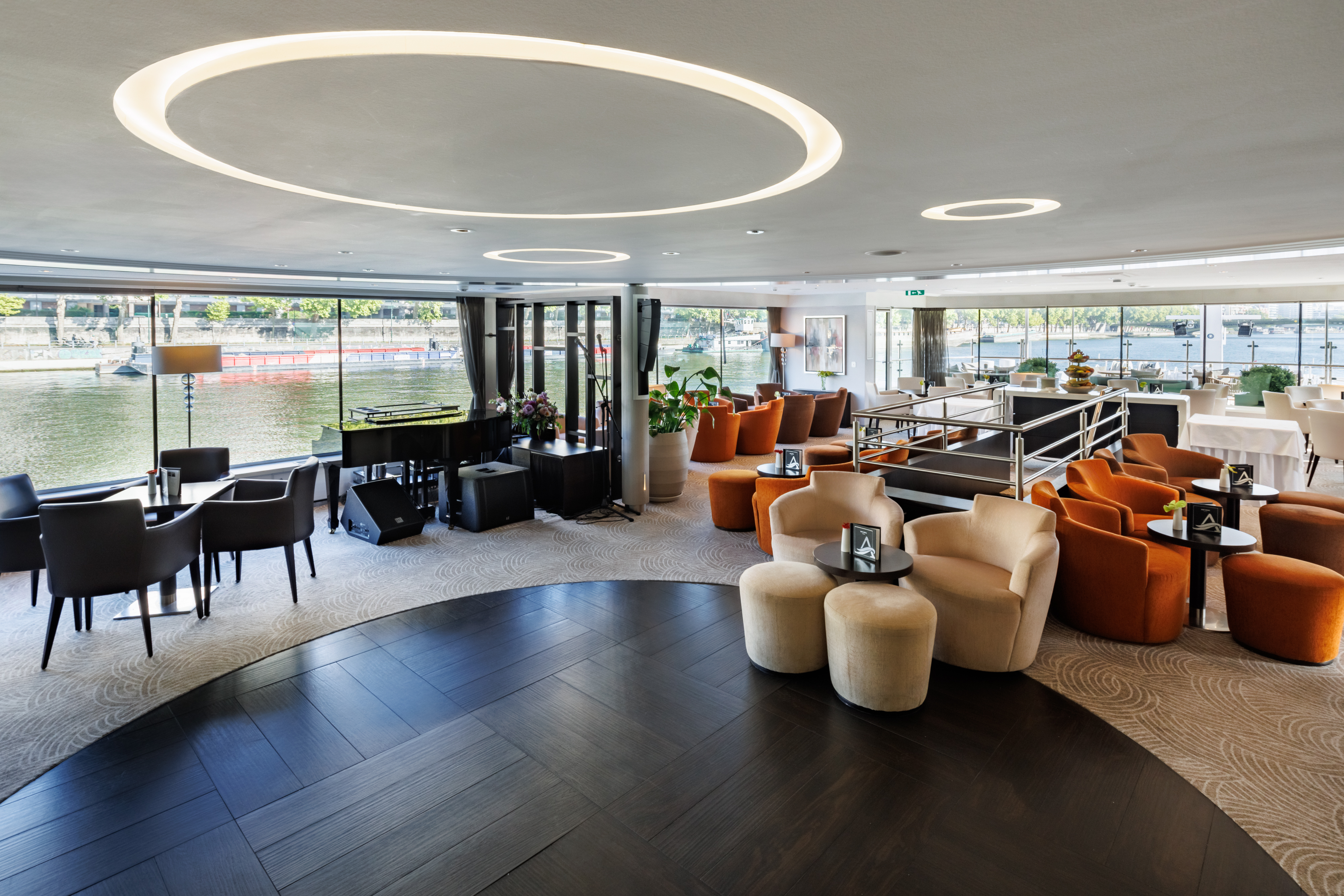Avalon Tapestry II - Panorama Lounge
